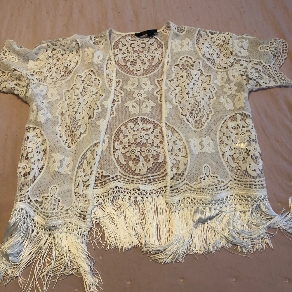 Lace and fringe short sleeve cardigan